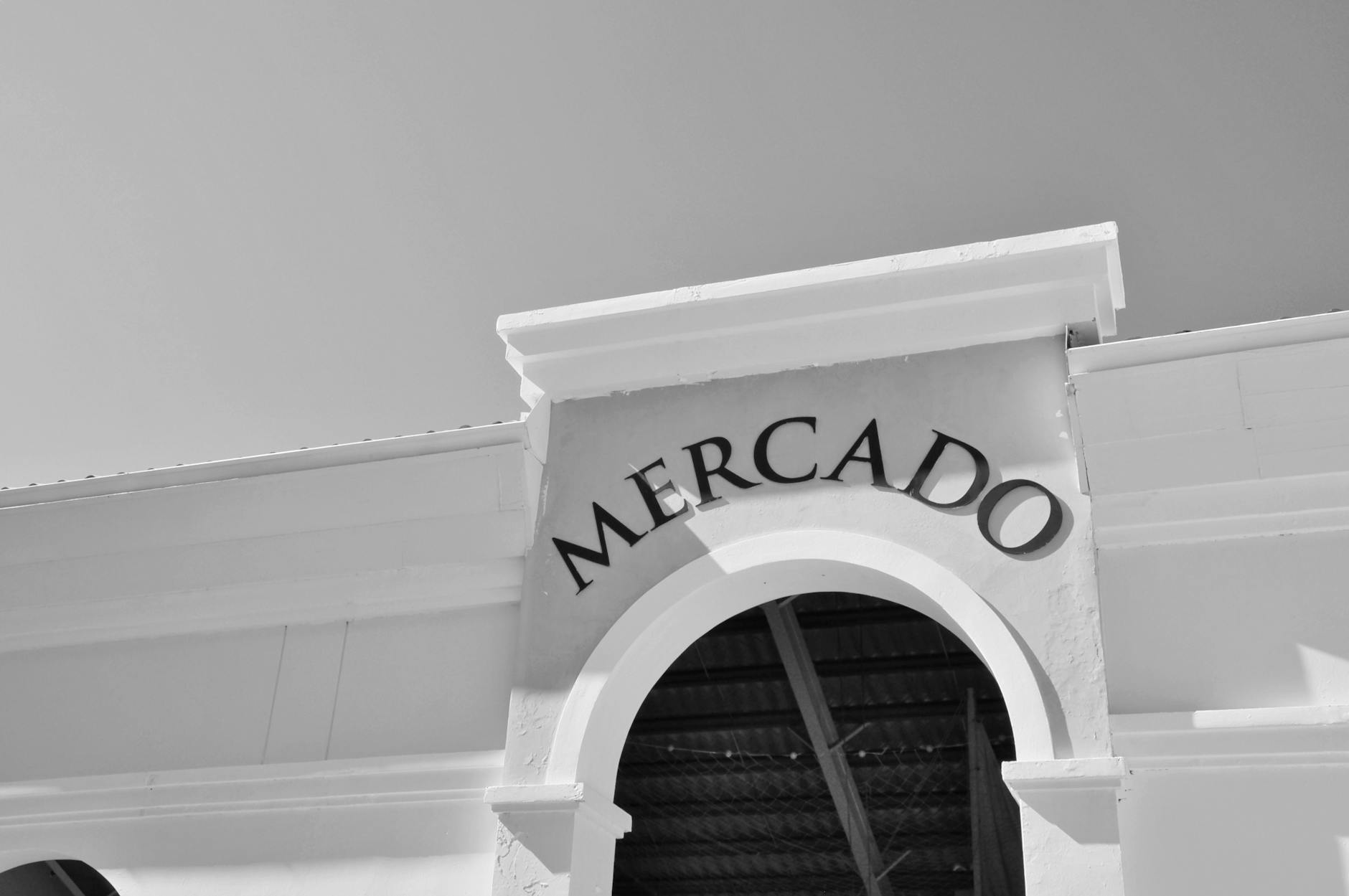 Senderismo en Cabo Rojo: Camina Hacia los Acantilados Más Espectaculares