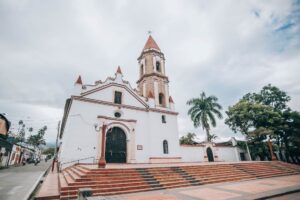 Explora la Historia Colonial y el Textil en San Cristóbal