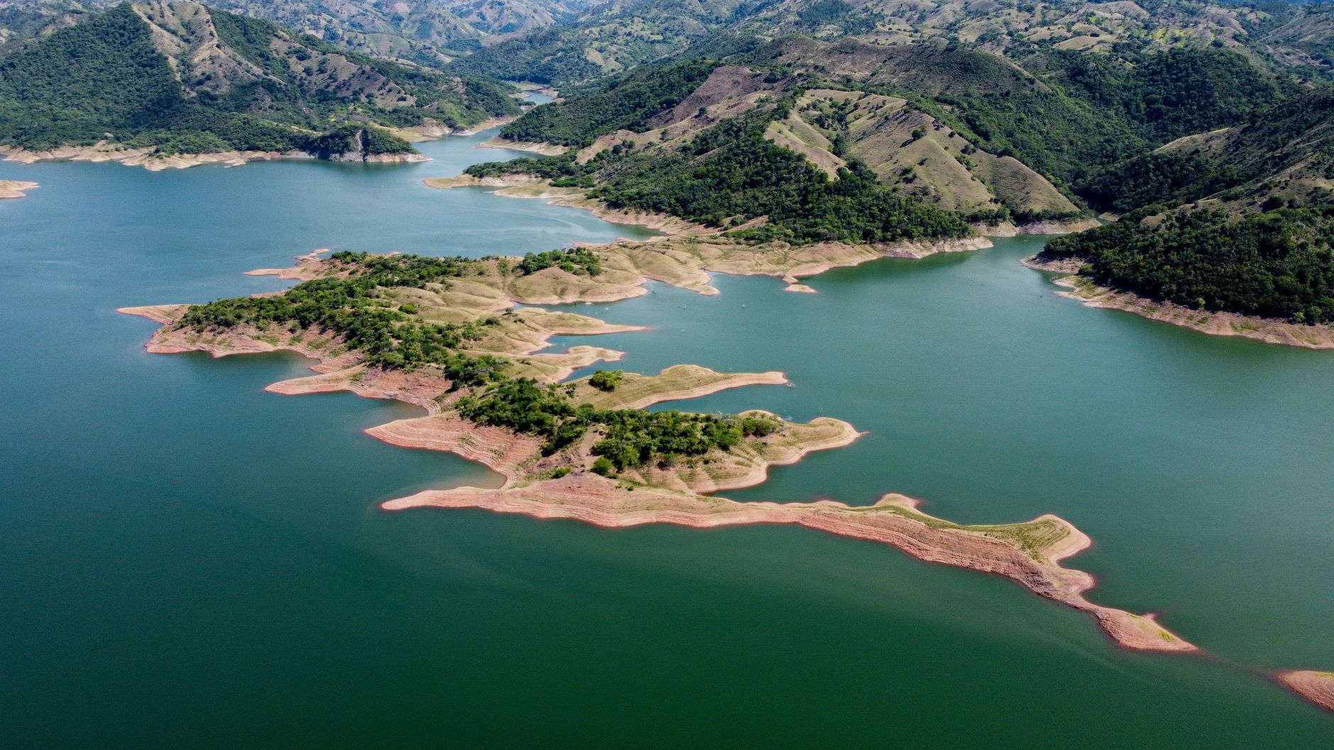 Explora los Lagos de Nagua: Turismo Ecológico en República Dominicana